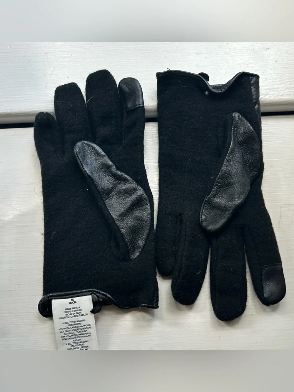 Quilted Black Leather Women’s Gloves